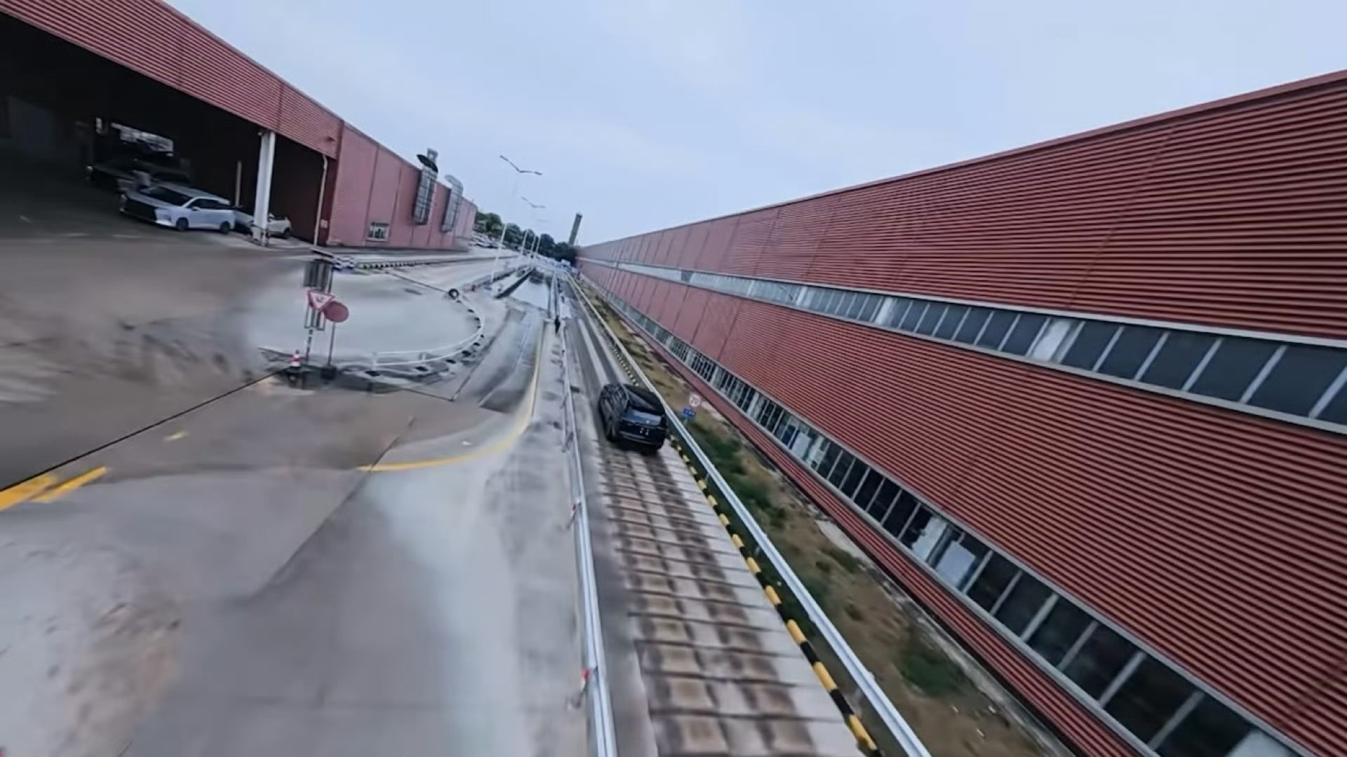 宝骏华境S官方开始预热了定位智三排大六座SUV低价购入华为全家桶又一个心选择华