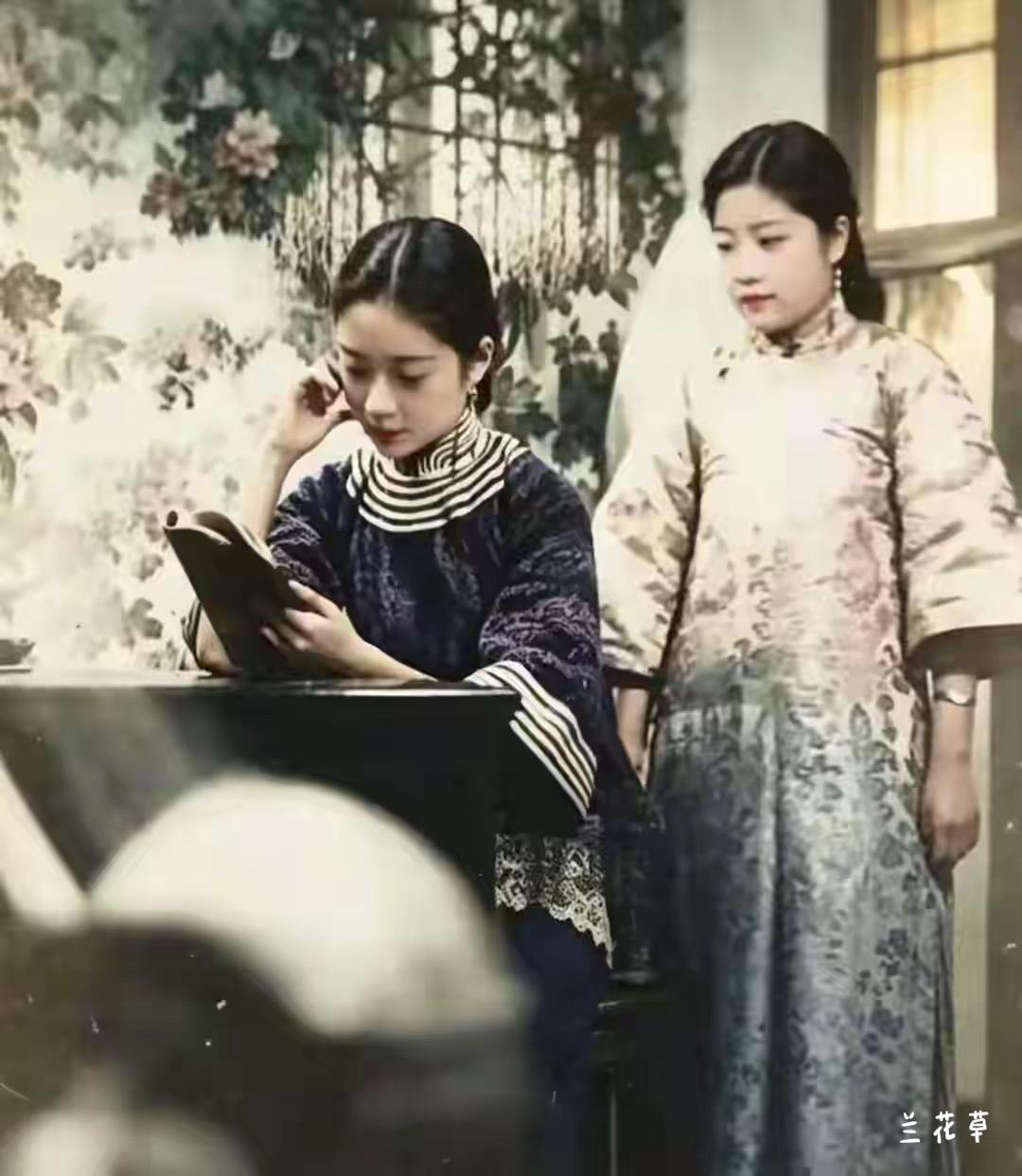 还第一次看到婉容的这张照片，安静，温婉，可人。这是1924年的婉容，溥仪的发妻