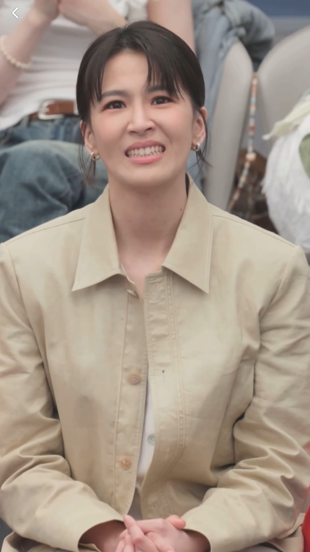 曾沛慈re心愿便利贴笑死我了，曾沛慈听《心愿便利贴》堪比看了一部恐怖片，努力维持