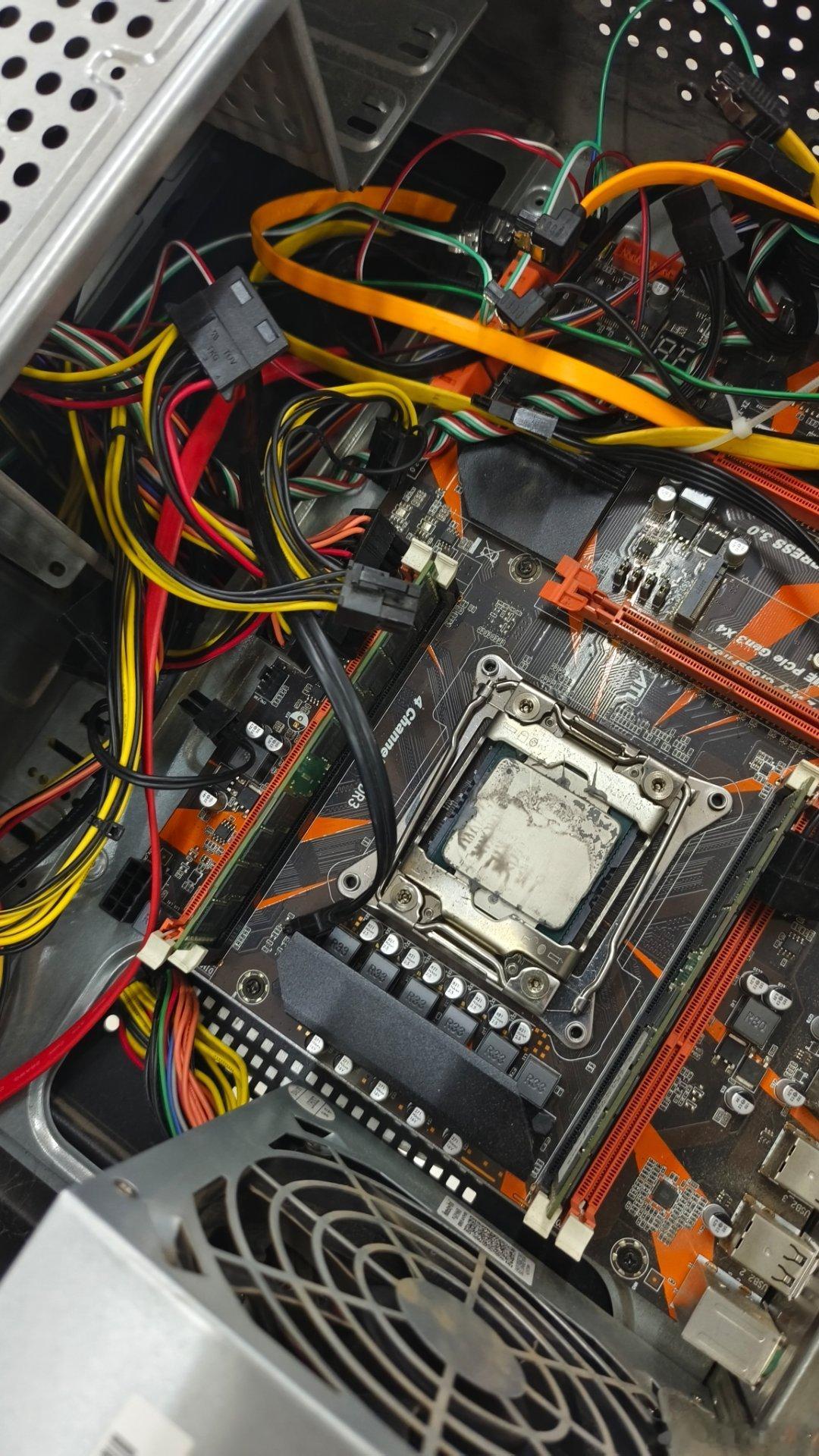 内存条好贵呀。快开学了，把学校的电脑、服务器电脑、书房的电脑，全都升64G内存，以弥补显卡性能的不足