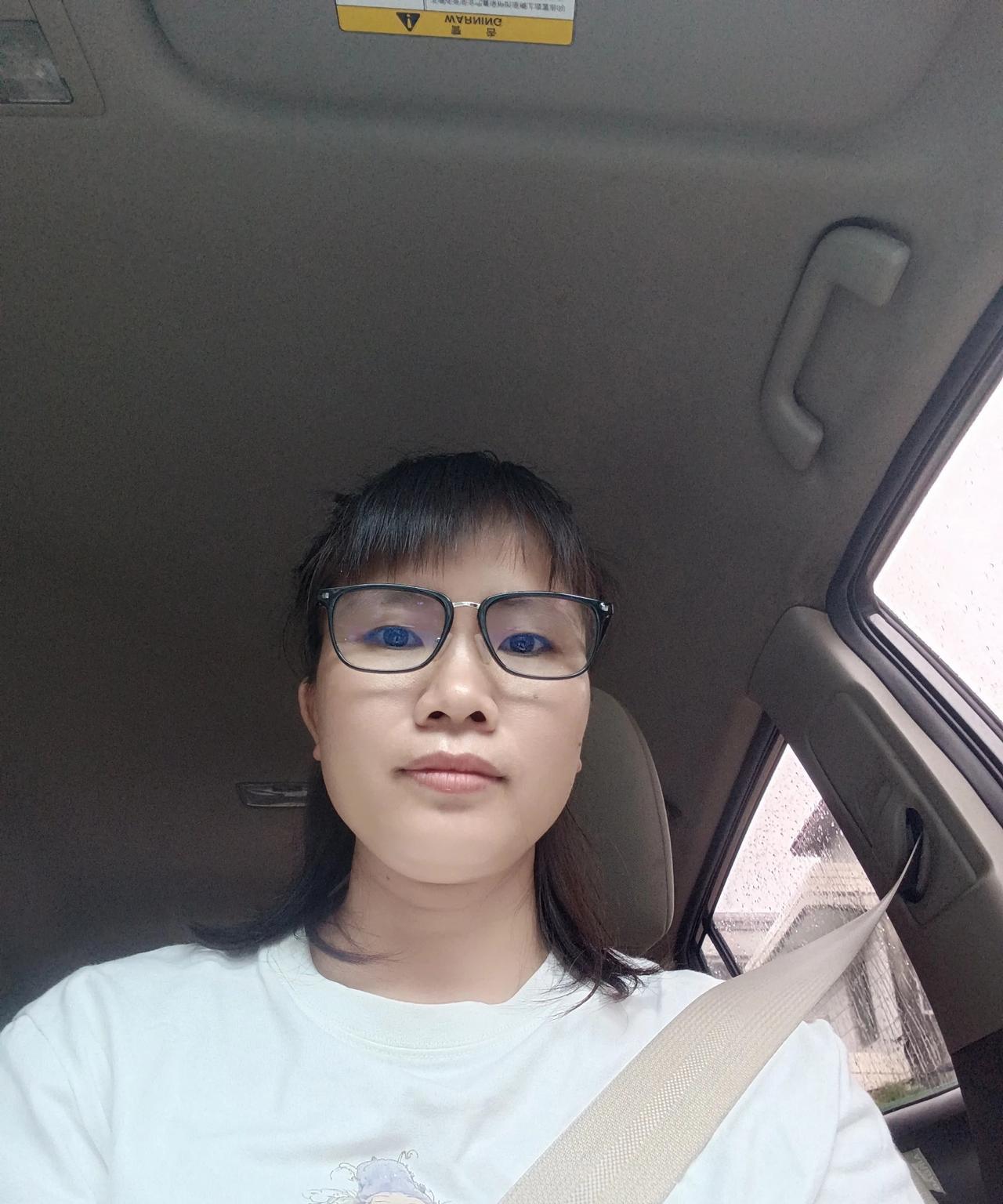 到底交不交社保呢？纠结中，交吧，又没工作，每一分都得自己掏腰包，政策随时会变动，