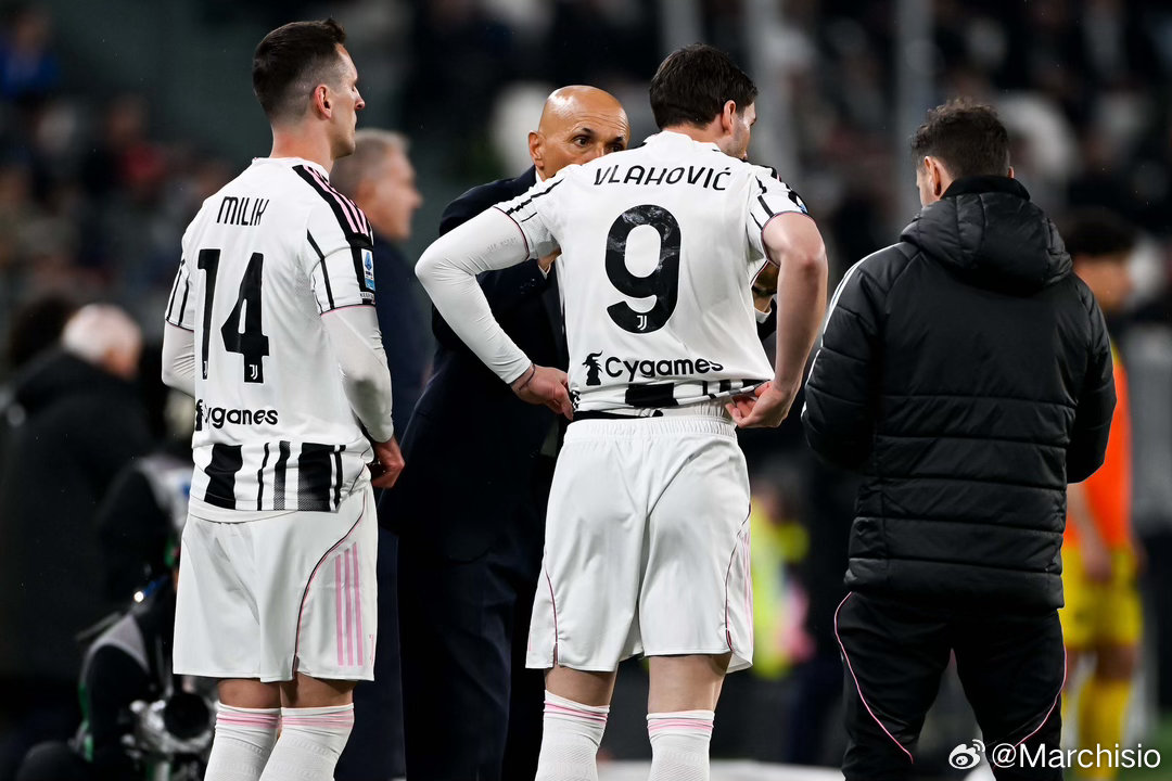 都灵体育报：尤文图斯正利用国家队比赛间歇期重新规划战术，为欧冠资格的最后冲刺做准