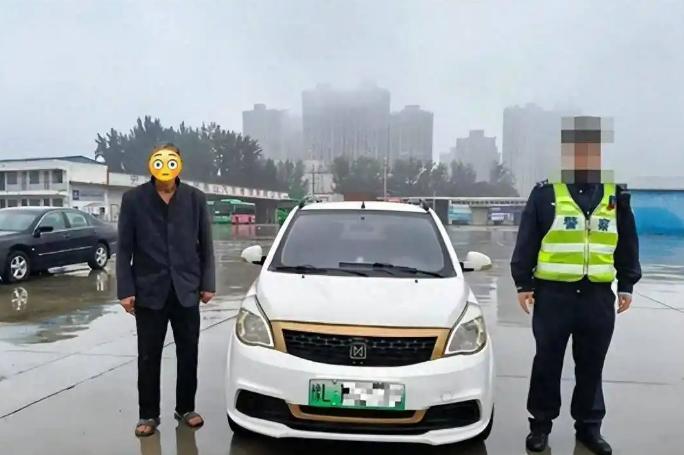“这大爷火了！”河南漯河，一76岁老人没有驾照，却开车上路，一年多的时间犯下了2