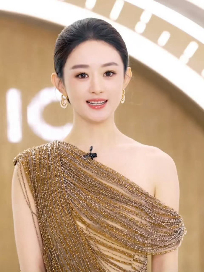 赵丽颖落日熔金赵丽颖熔金女神赵丽颖落日熔金,谁来懂一下今晚的丽颖美成啥了呀,