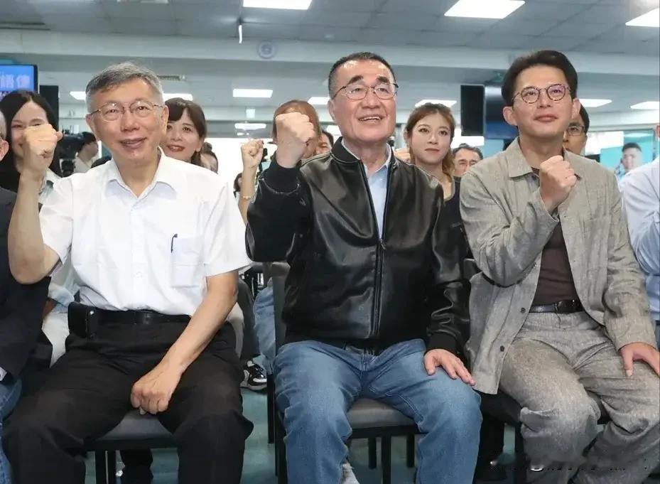 蓝白再造势，新北拼人气！比较罕见的是，柯文哲与黄国昌同时出现在国民党候选人李
