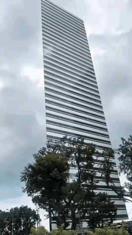 初到新加坡，第一眼看到刀片大楼，心里满是惊叹，太特别了。