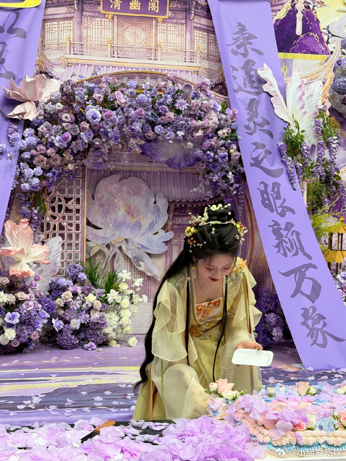 李兰迪和粉丝一起过生日李兰迪开机顺便把生日都过了咱就是说李兰迪开机顺便把生日都