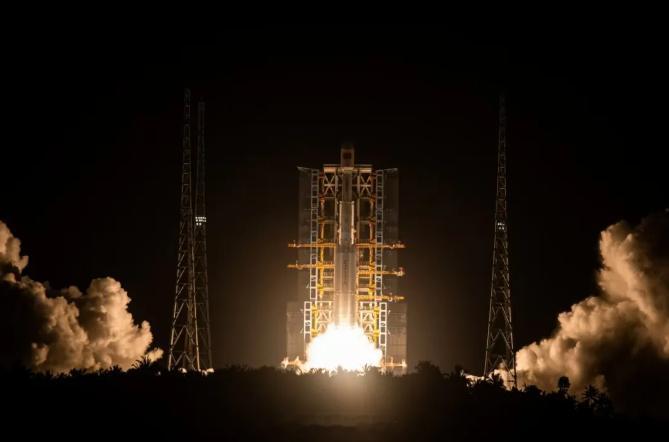 【长征七号改运载火箭成功发射：将中星3B卫星送入预定轨道】据媒体报道，20日19