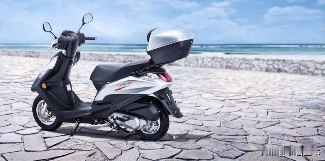 严查电动车后，你选择电摩还是油摩？因为今年实行电动车新新国标，我