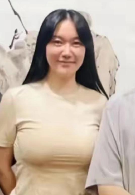 37岁徐萌，终于熬到头了！10亿到手！为范曾生一个儿子，母凭子贵，范曾主动官宣，