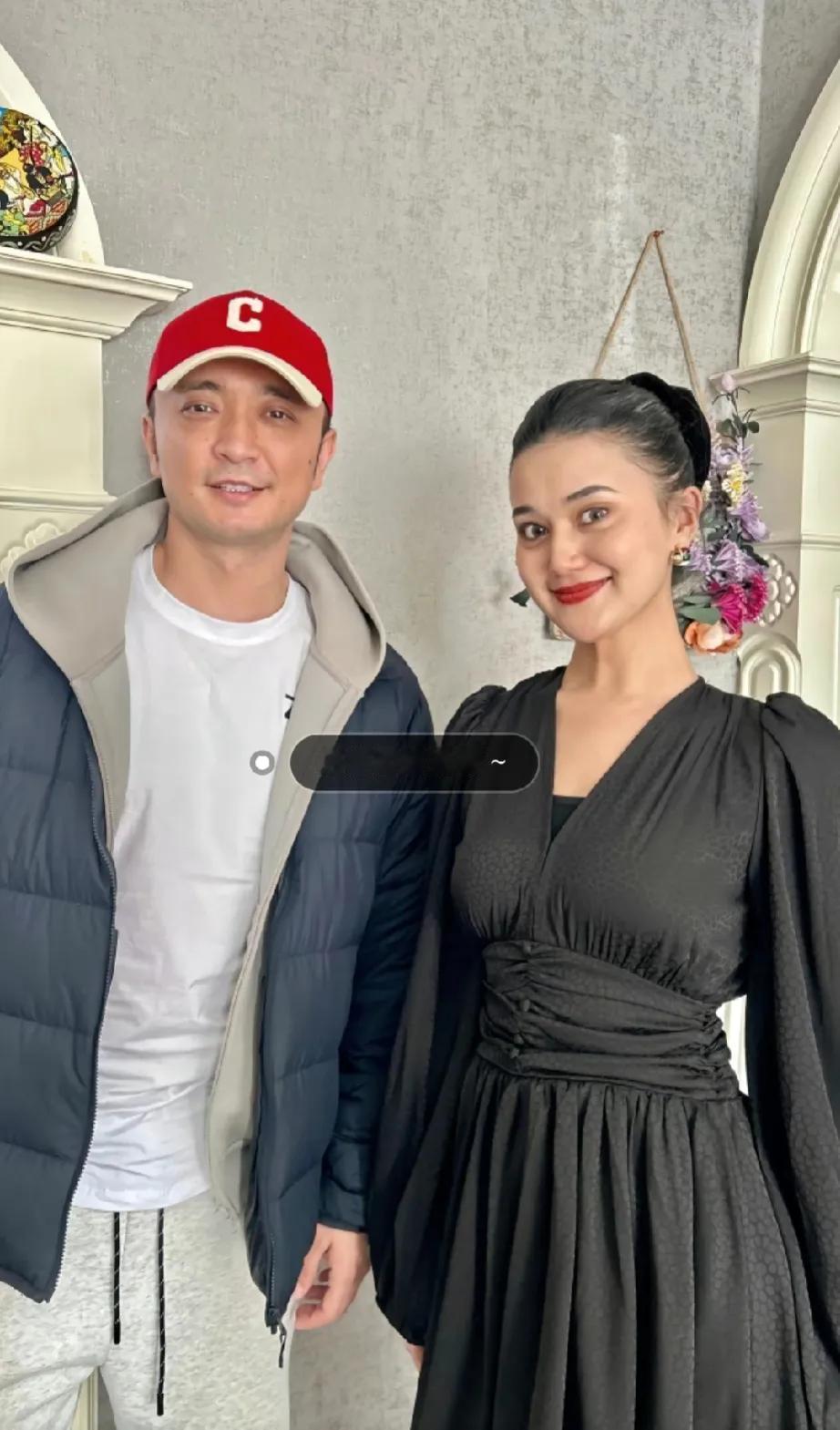 尼格买提的妹妹是长得真漂亮！都说新疆满大街都是“迪丽热巴”，原来真不是吹的~