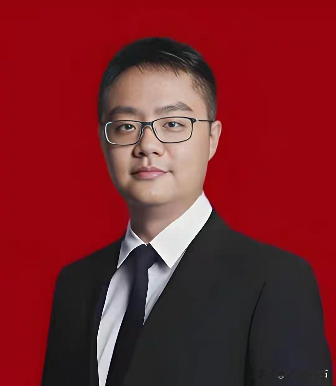 85后湖南伢子段威太牛了！他从华为离职摆地摊，靠3毛的打火机起家，仅用5年就拼出