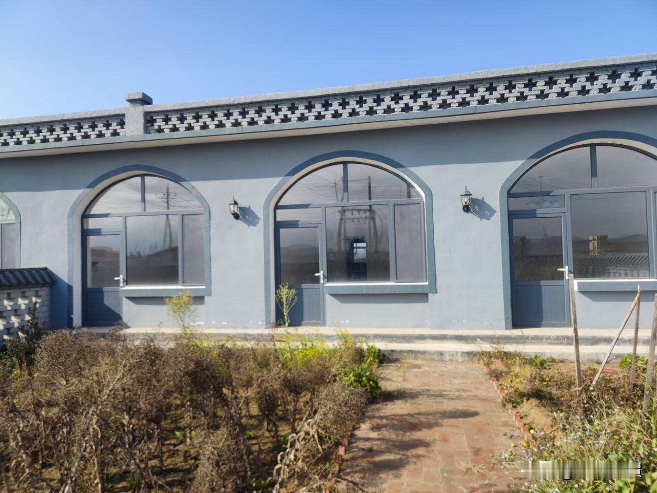 “返乡潮”少不了网红的助推！不知道从什么时候开始，旧房改造，重新回村建房，实