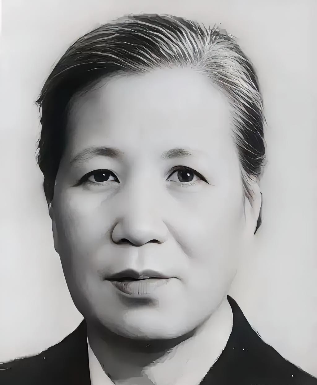 1929年，地下党傅玉真得知新婚丈夫叛变，她痛苦不已，过了几日，还是决定除掉他。