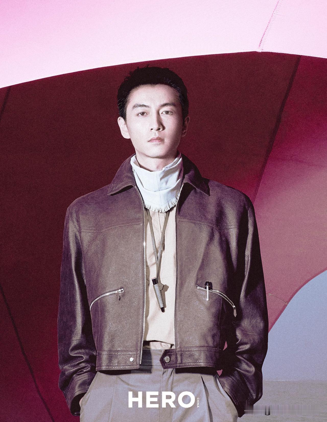 7月5日，陈晓登上时尚杂志《hero》7月刊封面，整套写真英气拉满，男性荷尔蒙十