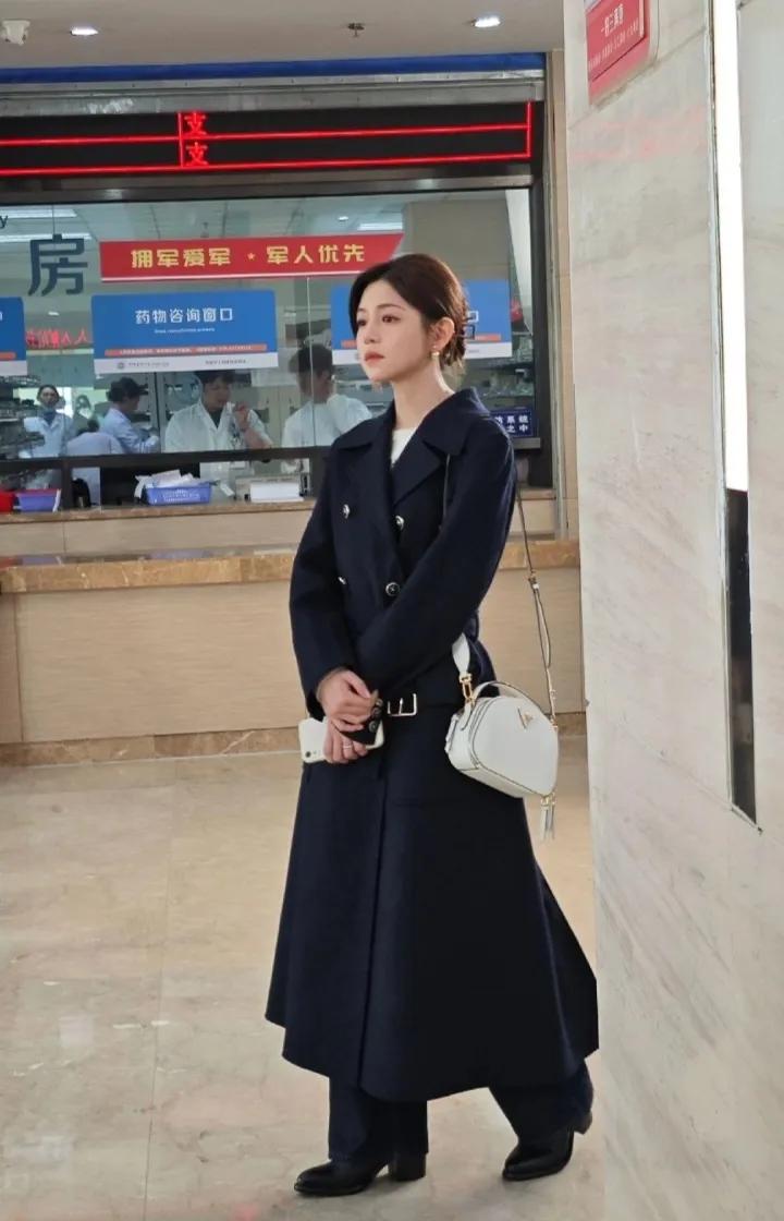 陈妍希是我很喜欢的一个明星，各方面都很好。