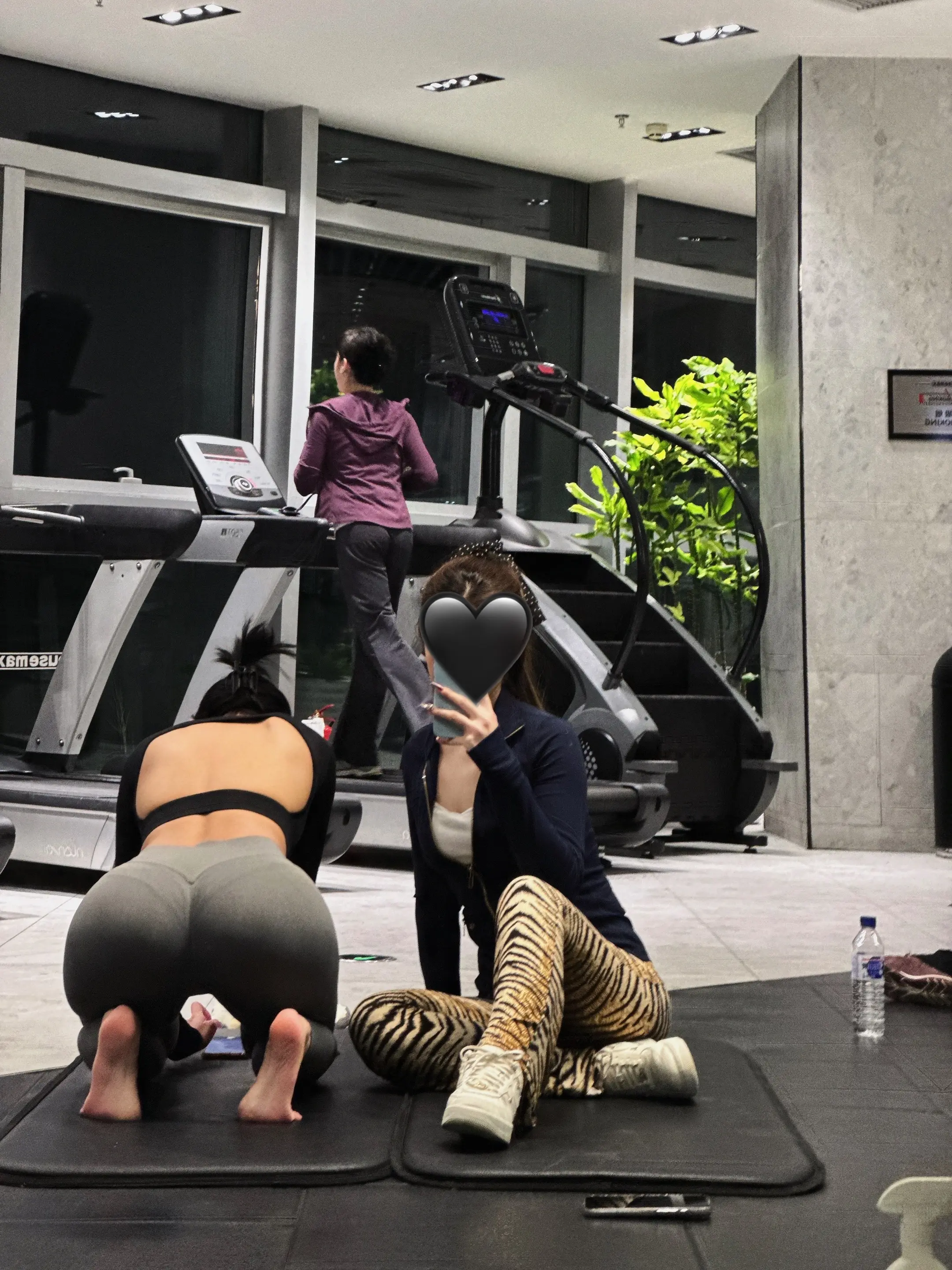 即使穿上钉子裤也有痕，我没招了