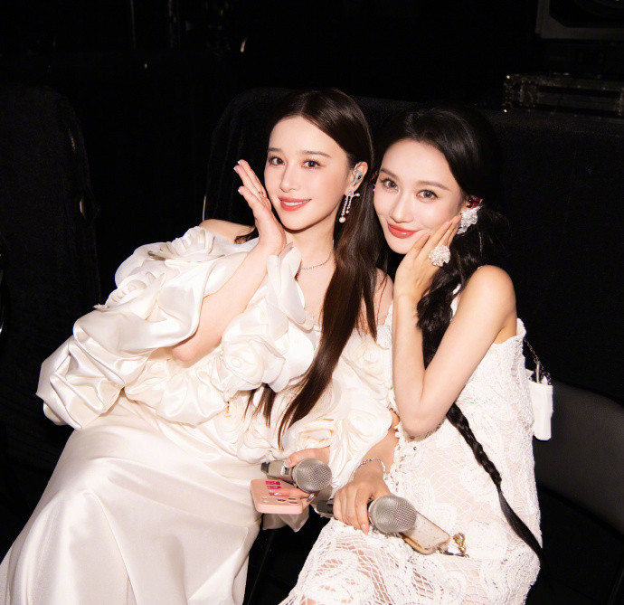 阚清子甩头好帅阚清子乘风意义具像化谁懂啊，她甩完头那个眼神直接杀我。以前总觉得