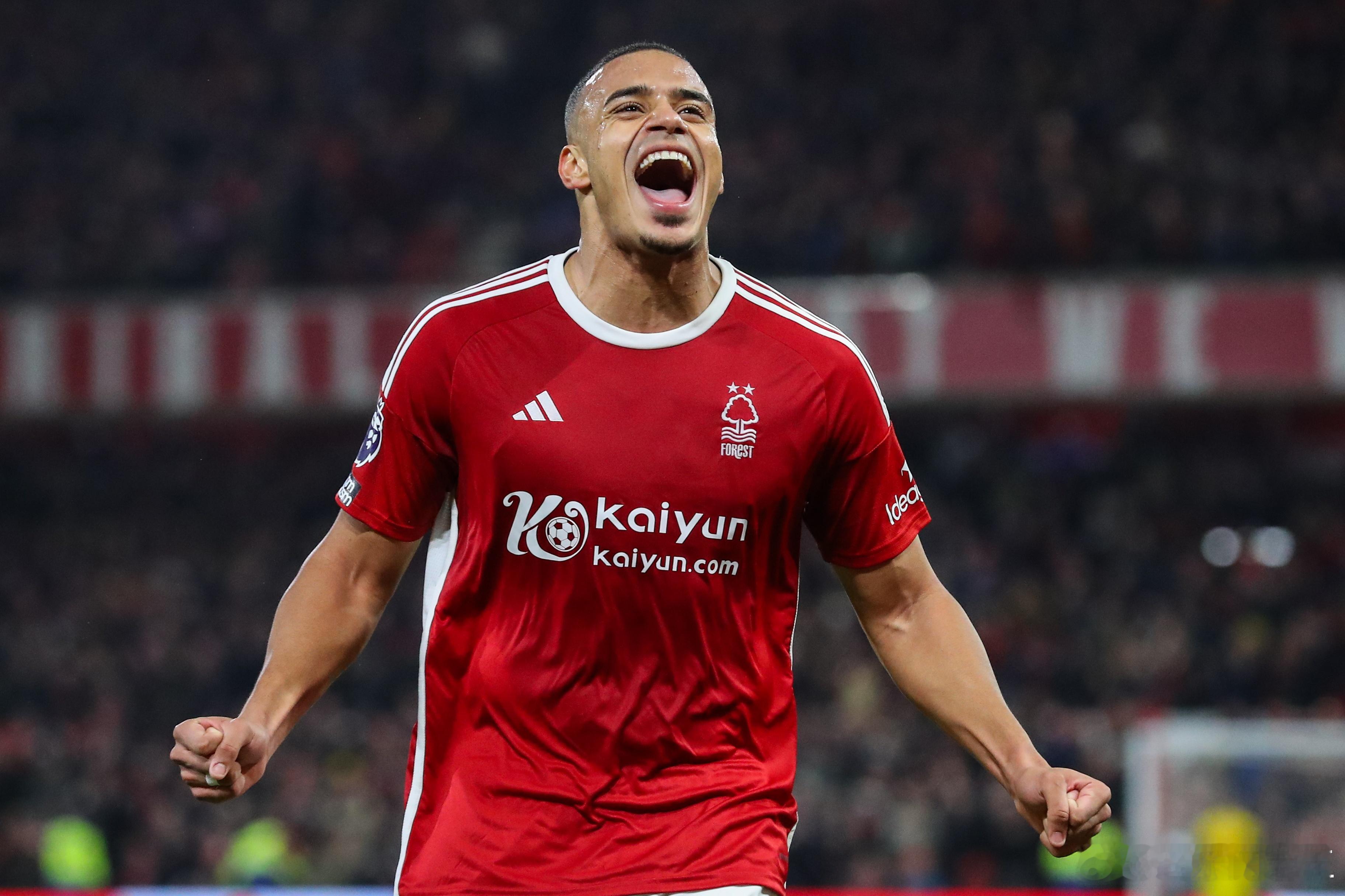 英媒：曼联关注诺丁汉森林中卫穆里略，考虑降薪续约马奎尔3月12日讯据英国媒体i