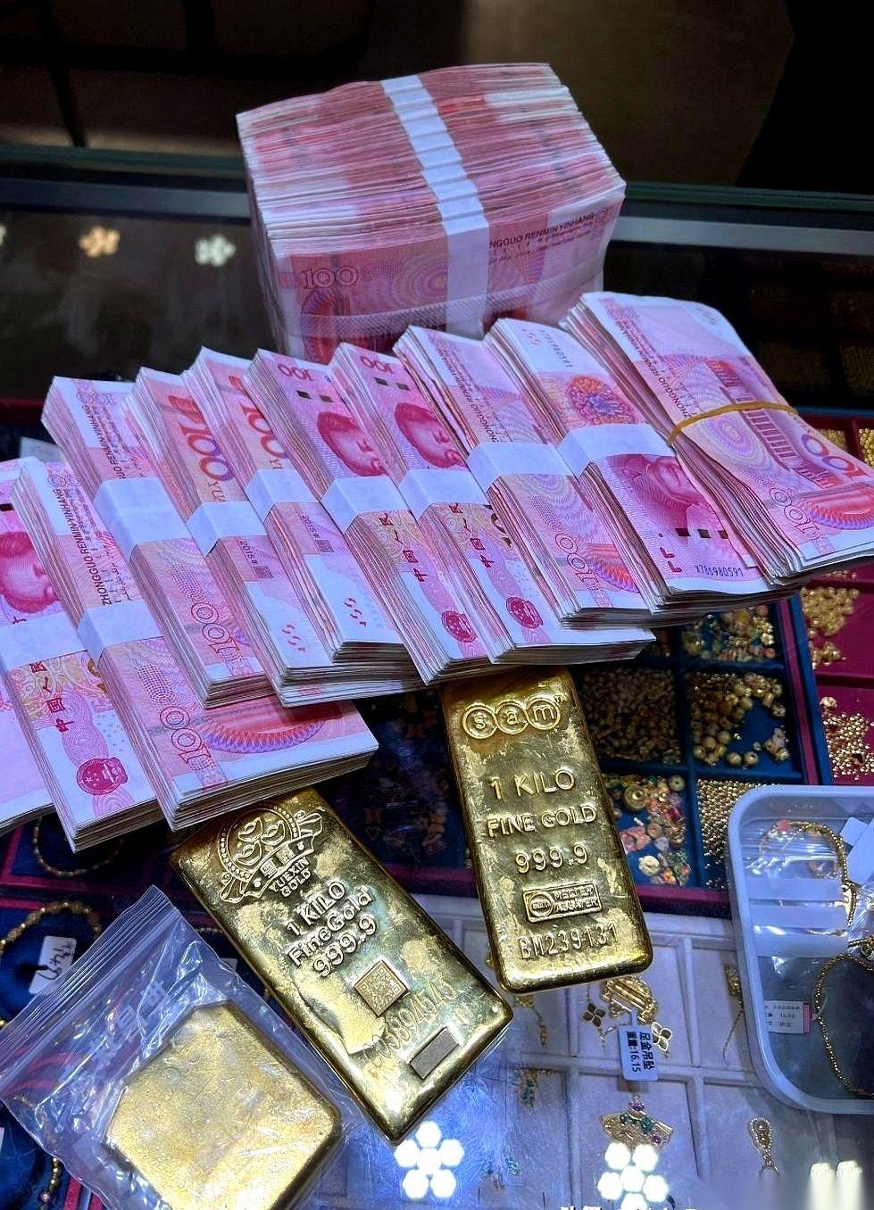 美联储9月加息概率逼近90%，网上一篇20年投资老手的复盘帖直接扯下了遮羞布。不