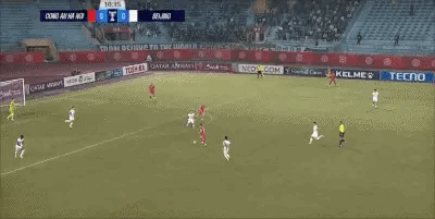 国安今晚运气不错，这个进球让人想起了那一年的卡里乌斯