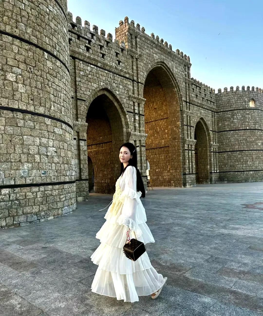 陈乔恩回应盲肠炎热搜，老娘没想上这种热搜！5月29日中午，陈乔恩回应盲肠炎上热