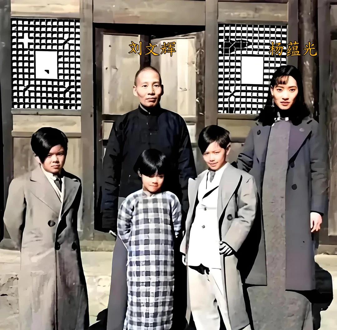 四川军阀混战时期有个规矩，叫四不打。一是农忙不打，每逢春耕秋种，双方主动停火