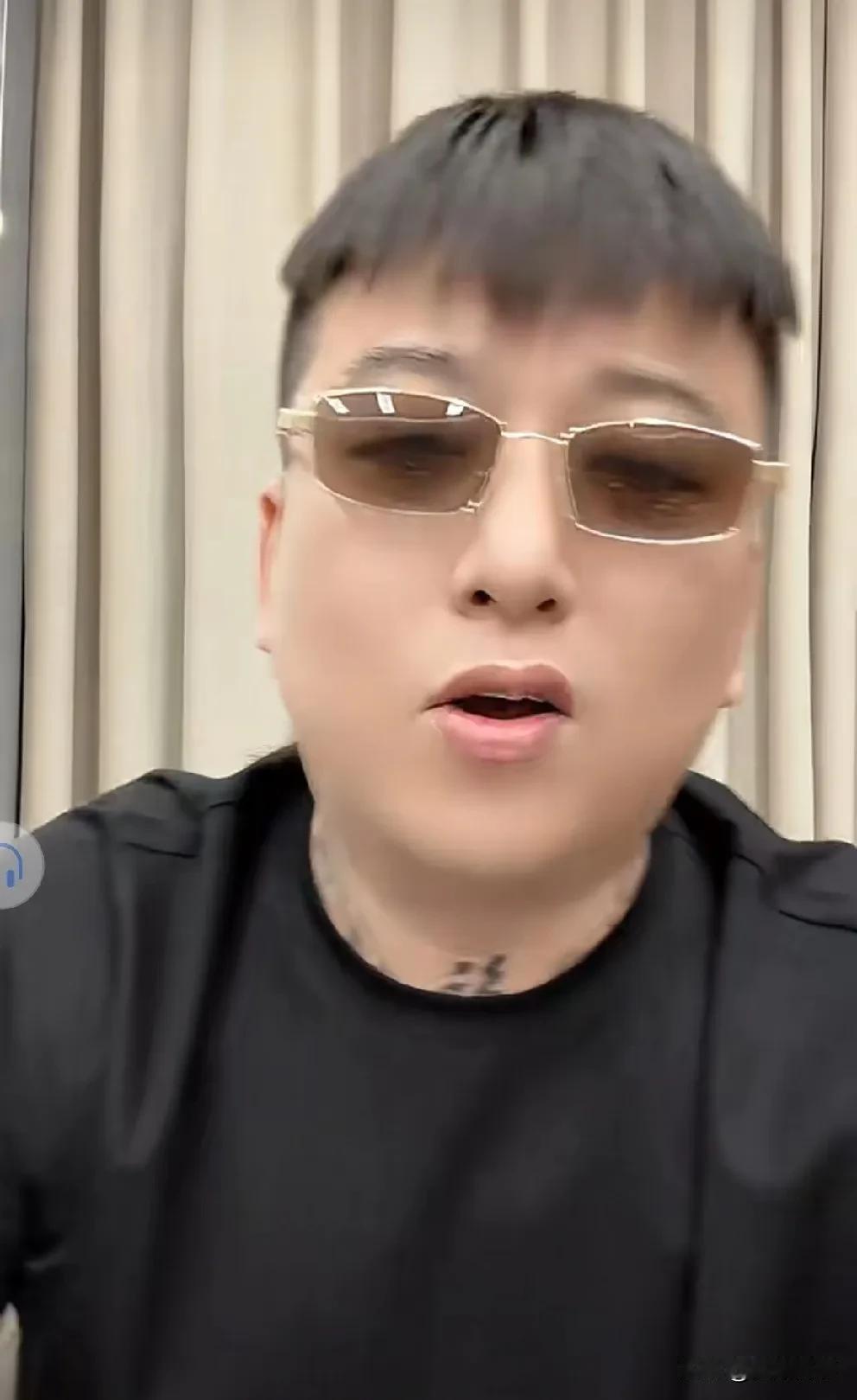 李四曝光f/z聊天记录，见面陌生而伤心难过！ 李