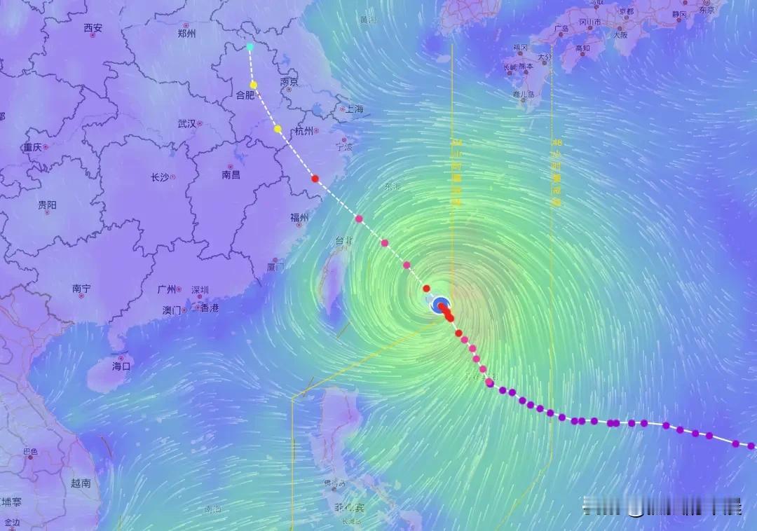台风马上要来了，说这次台风很厉害可能会达到17级以上的大风大暴雨同事喊我去超
