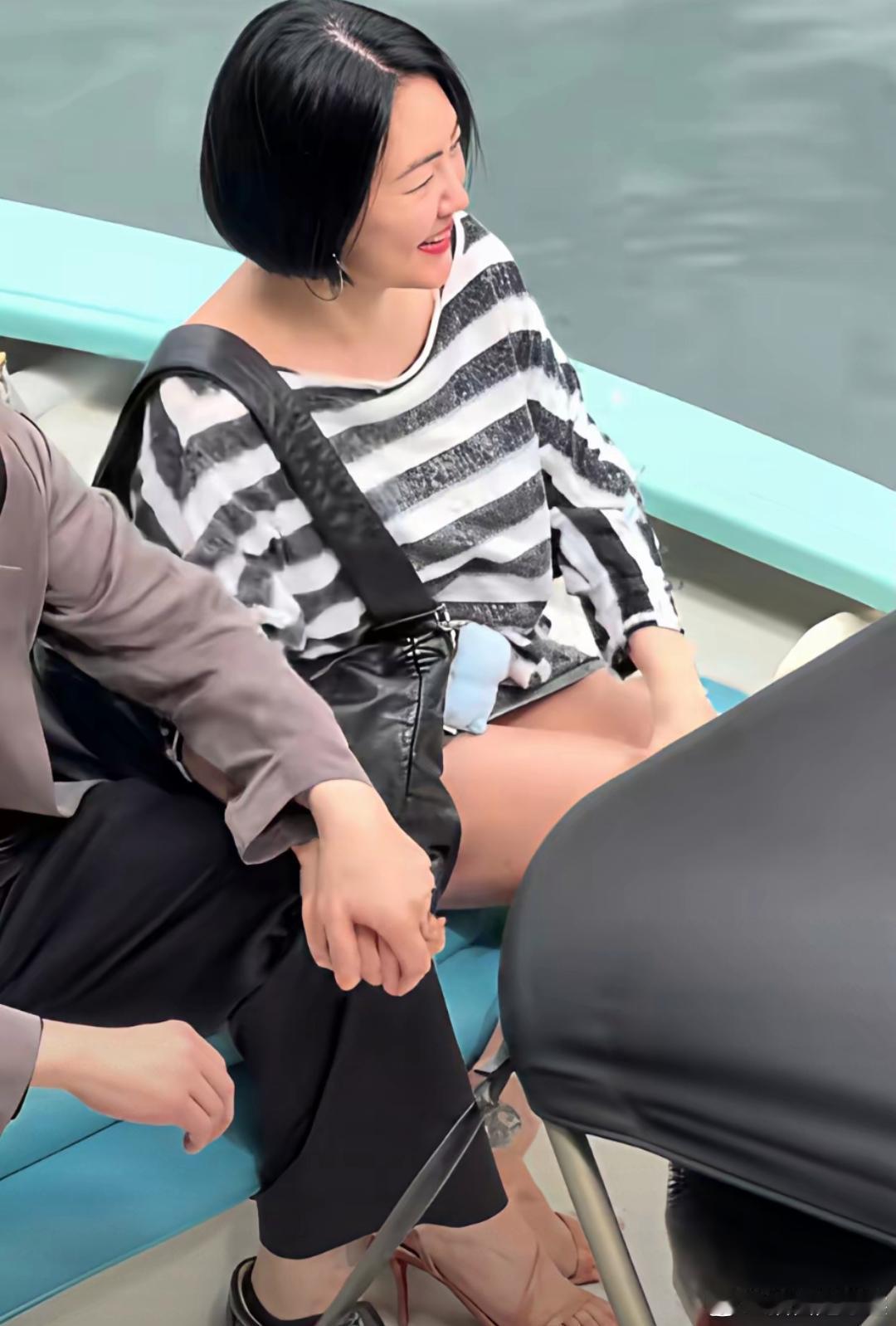 许雅钧爱不爱小S，我不关心！不过这男人在外头会给足面子小S，那倒是真的。还有一点