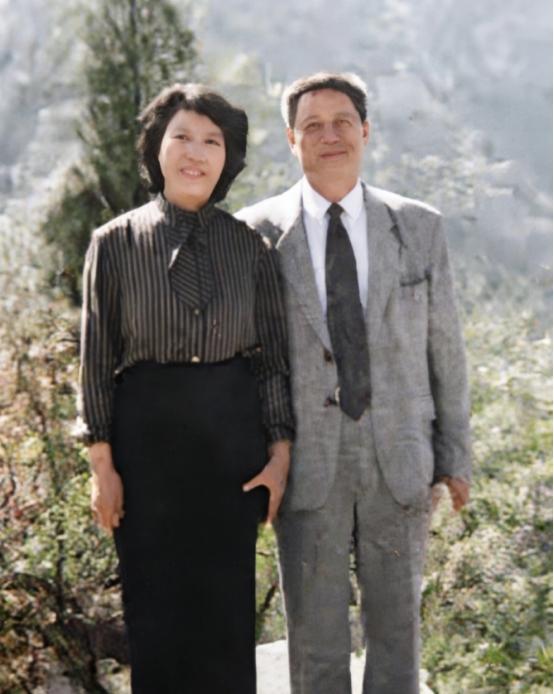 贾富元是大寨郭凤莲的丈夫，他1942年出生，是一位军人出身，两人均为山西省昔阳县