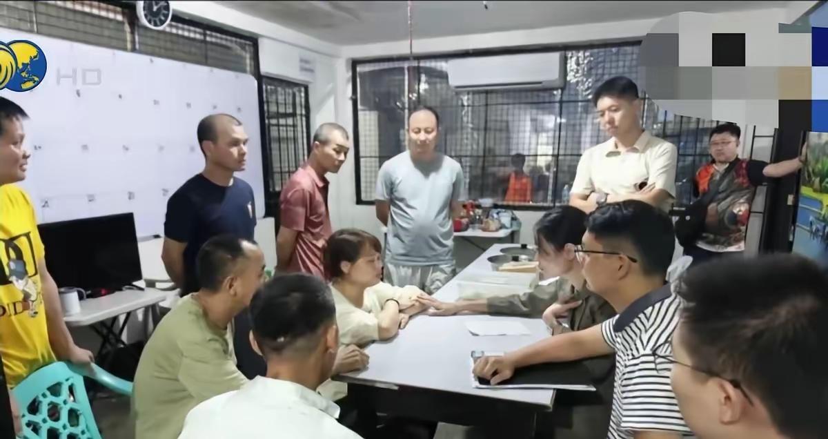 辽宁舰抵进吕宋岛200公里这波操作太牛了！看看菲律宾这反应，妥妥的“变脸大师”。
