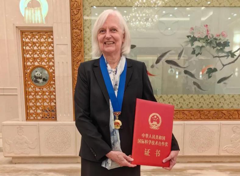 没想到中国光刻胶研发的“大佬”级别的人物竟然是她。 她就是2026年新晋中华