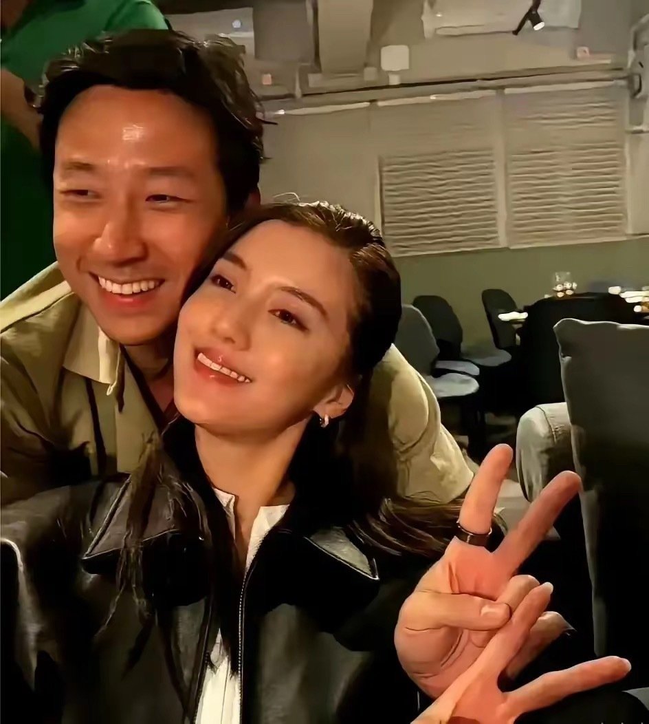 吴千语的肢体语言骗不了人，既然这样为何当初还要嫁给人家​​​