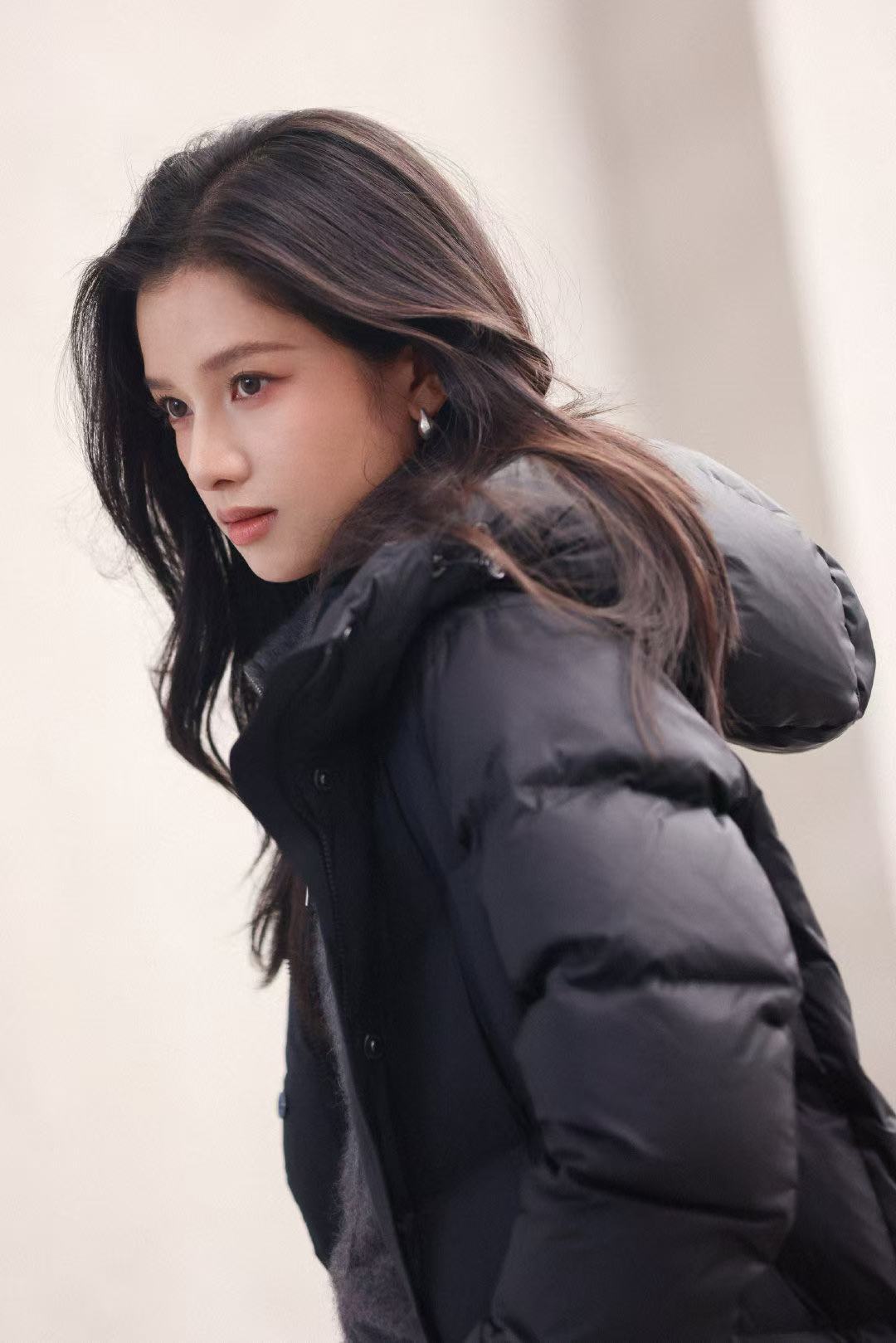 张婧仪一键入冬张婧仪一键入冬look，温暖时尚解锁御寒新姿态，好美的婧仪[给你