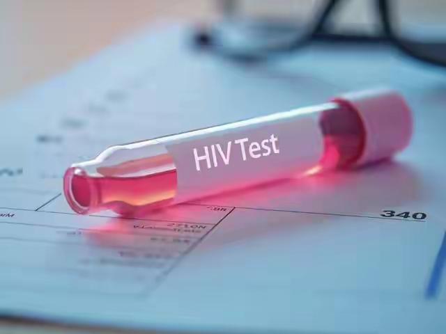 人性的沦丧，现在社会小三泛滥成灾。到处卖裤裆的，特别那些妇女们各个搞婚外情当小三