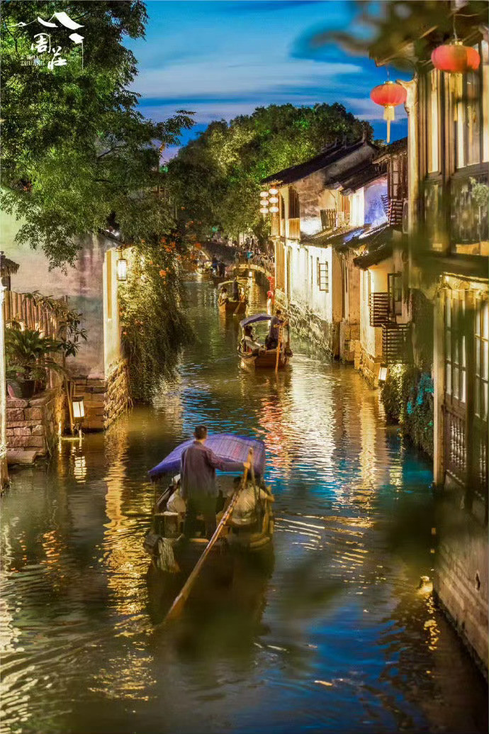 夜卧周庄，梦回千年水乡。