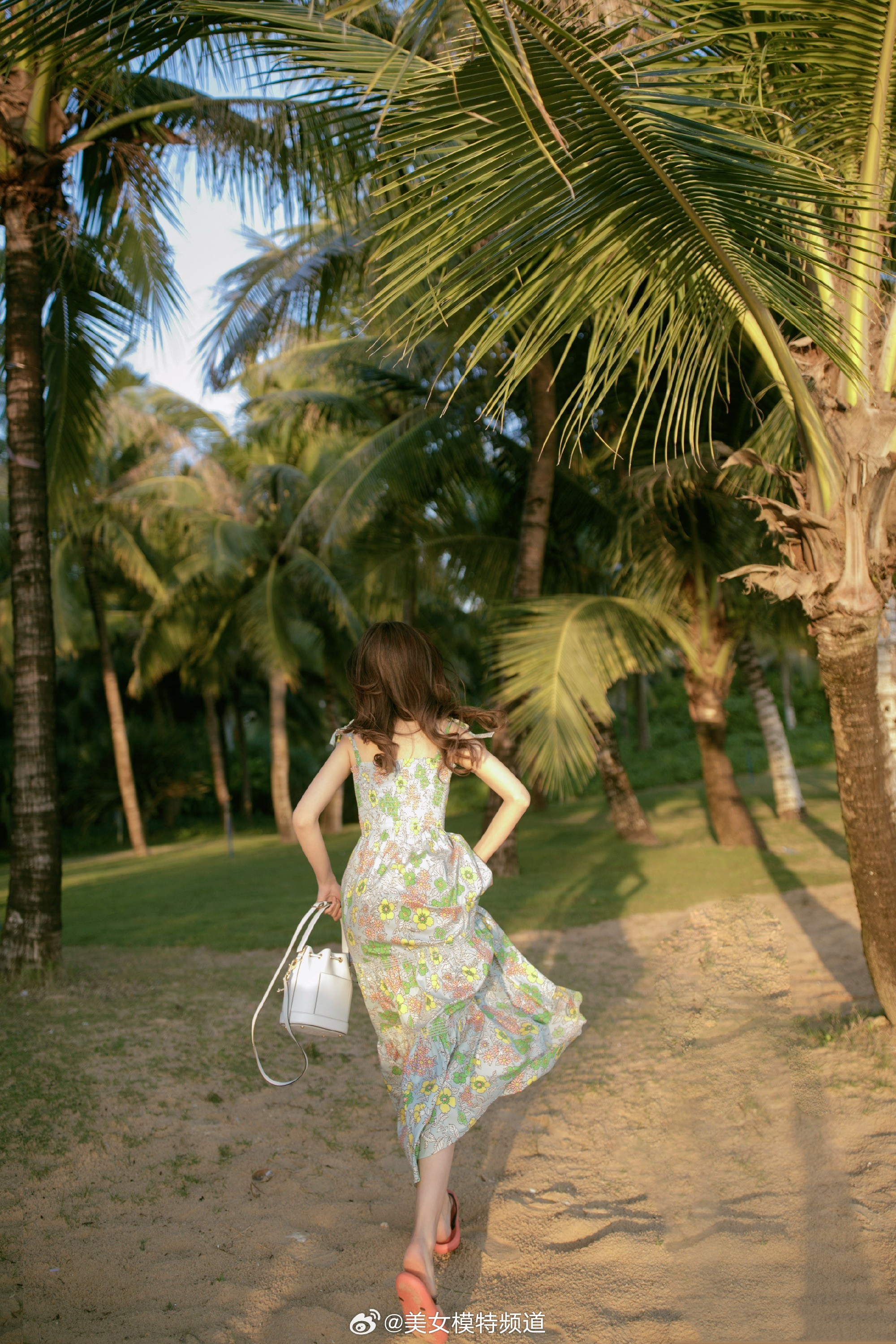 沈梦辰的一组户外美照