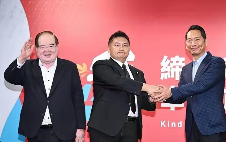 宜兰县长初选结束，吴宗宪的动向受到关注。面对是否辞去文传会主委职务的问题，他