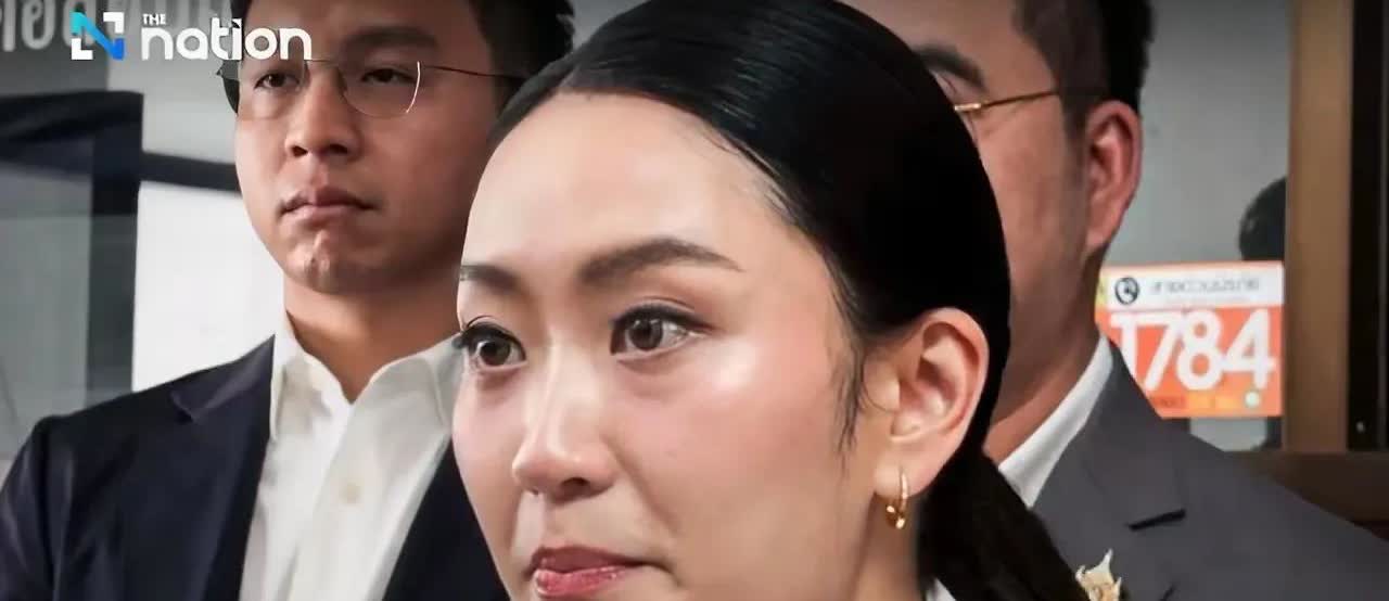 竟然有人说佩通坦漂亮？简直是审美有问题还是说人家有钱就是美？佩通坦其实长相一般，