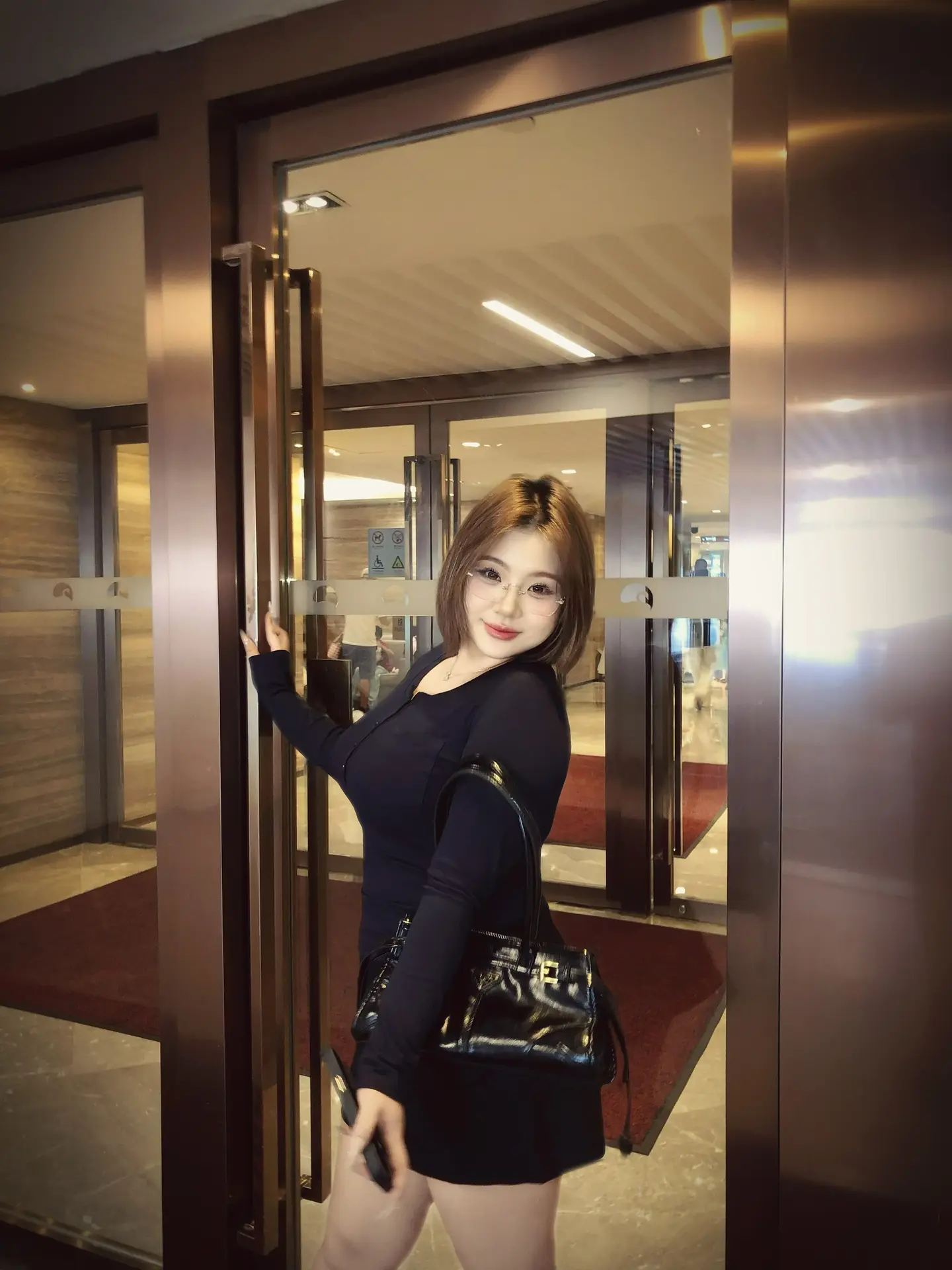 你又认识了新的人 我们之间不过尔尔了 对吗