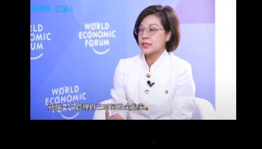 北大张丹丹认为大家对农民有误解。她天天和农民工在一起，农民工太厉害了，他们可以在