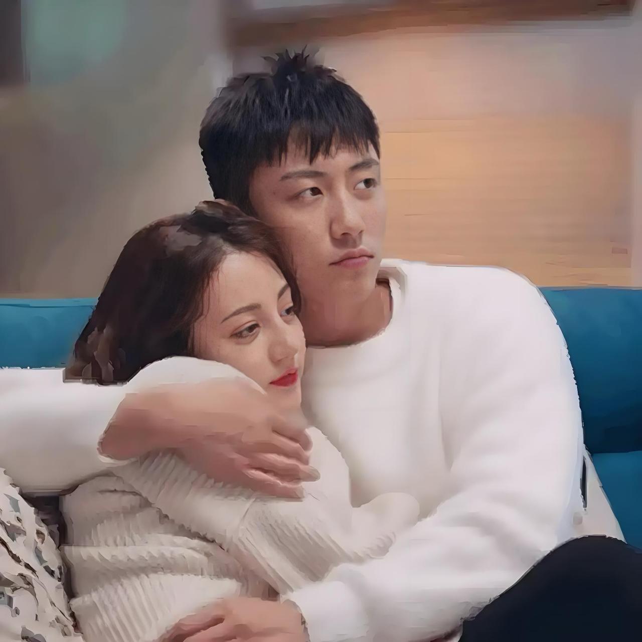 刘大锤再掀娱乐圈腥风血雨，迪丽热巴与黄景瑜的恋情传闻再度成为焦点。娱乐圈近期又