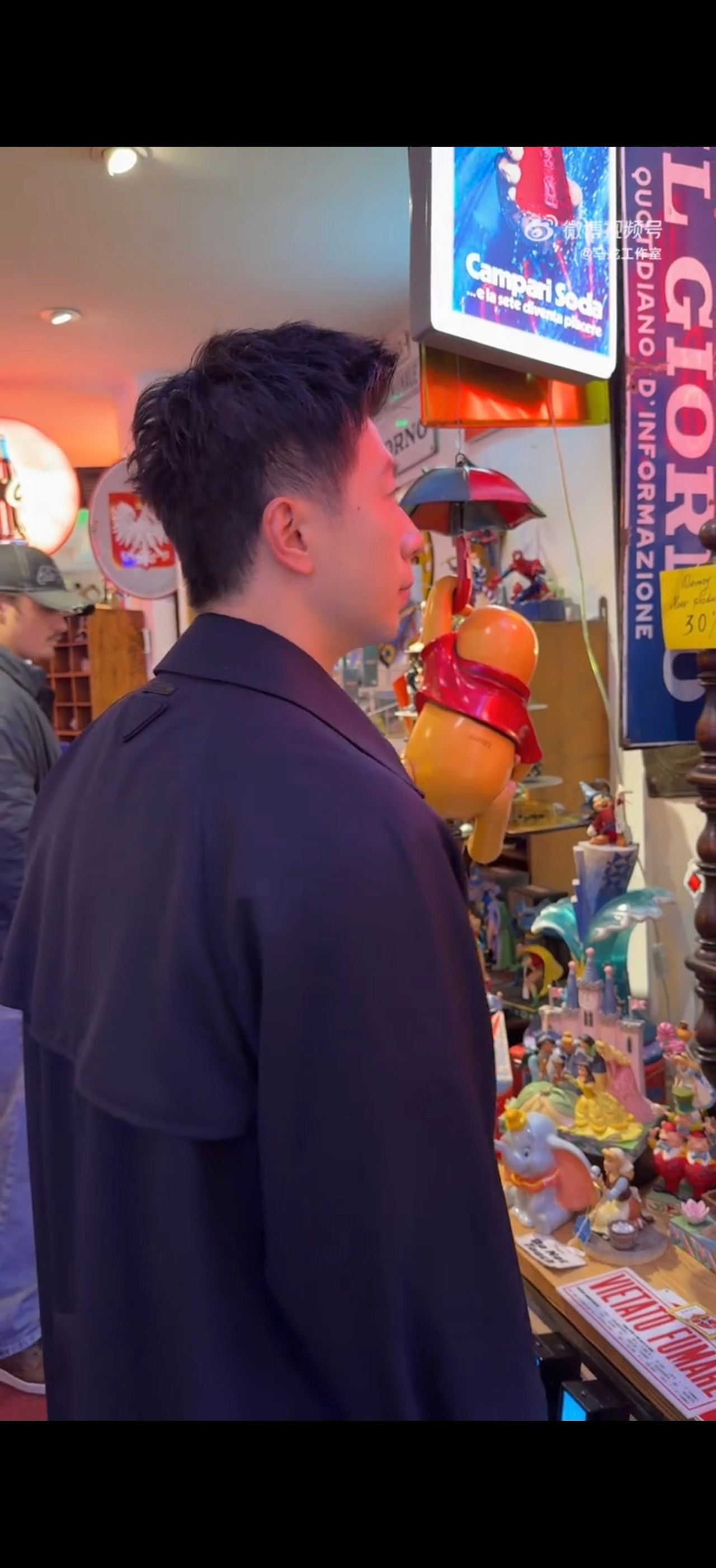 马龙打卡米兰小铁匠马龙模仿冬奥项目好可爱这个马龙太可爱