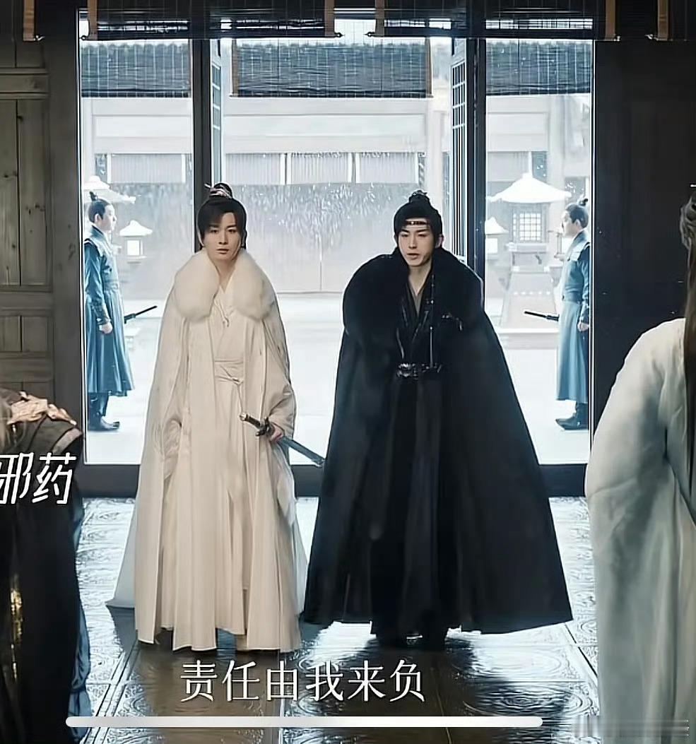 毅毅妈让造型师跟曾明辉要一下罗老师的垫肩们的链接吧哈哈哈​​​