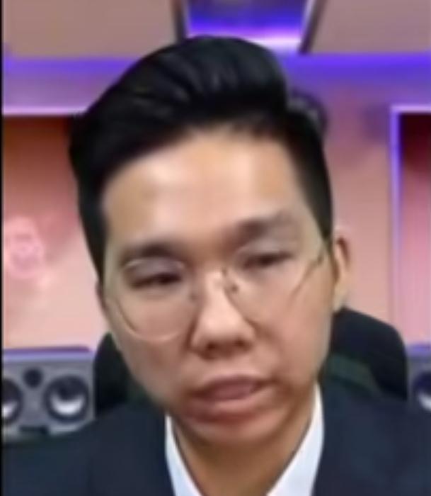 台湾博主“历史哥”李易修的电台节目被中广电台老板老赵砍掉后，他确实受到了很大的打