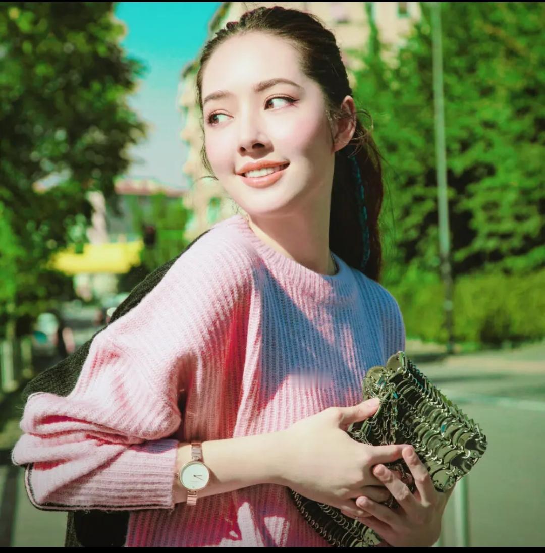 嫁入豪门，如果没利用豪门资源建立自己的事业和财富。和嫁穷人也区别不大。看郭碧婷