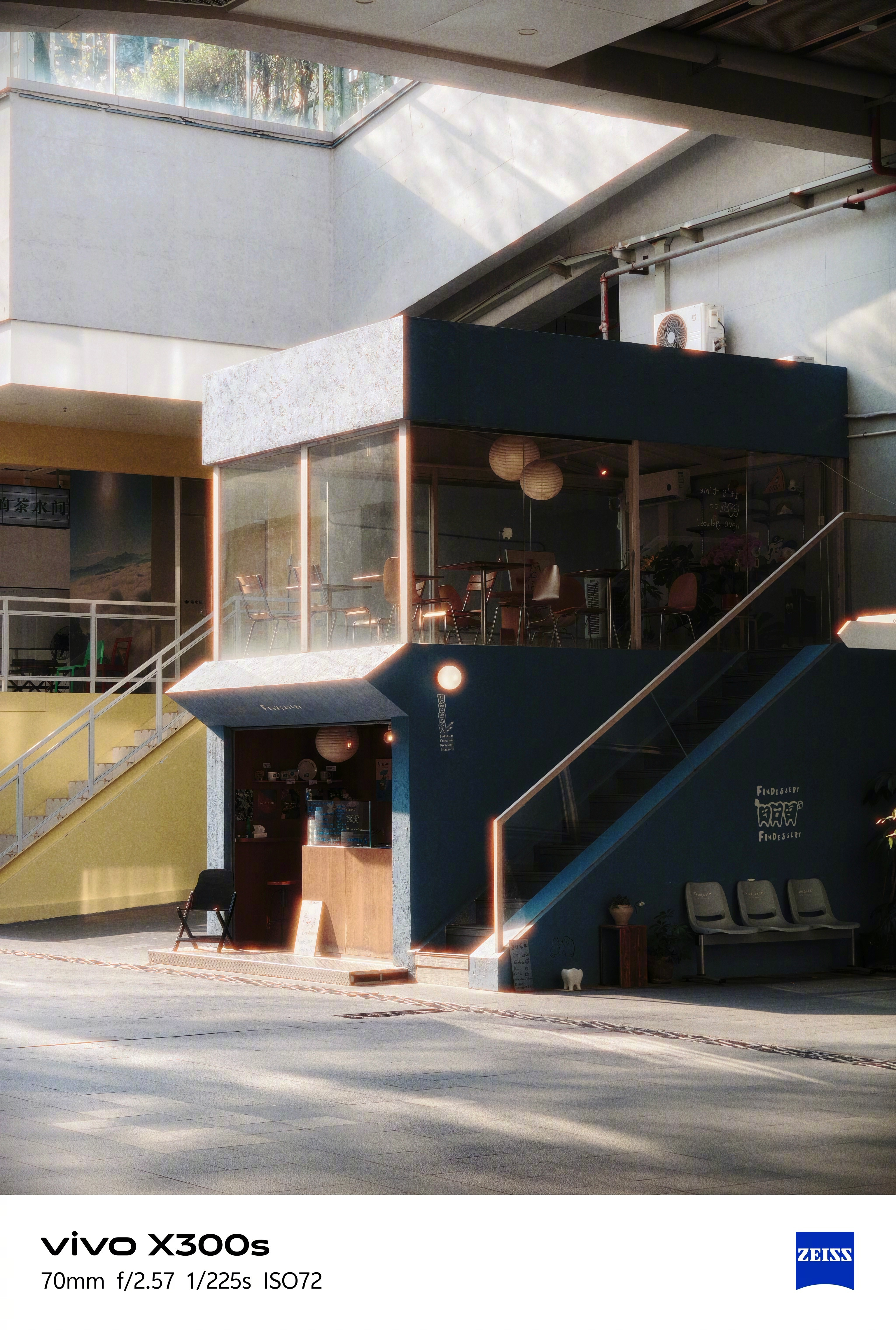 展示一下vivoX300s的样张。即便它不是Ultra，但无论是画质、色彩还是