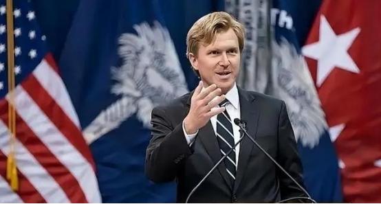 美国还是有头脑清醒的人的，美鹰派专家科尔比告诫美国人：别上俄、印、欧的当了，如果