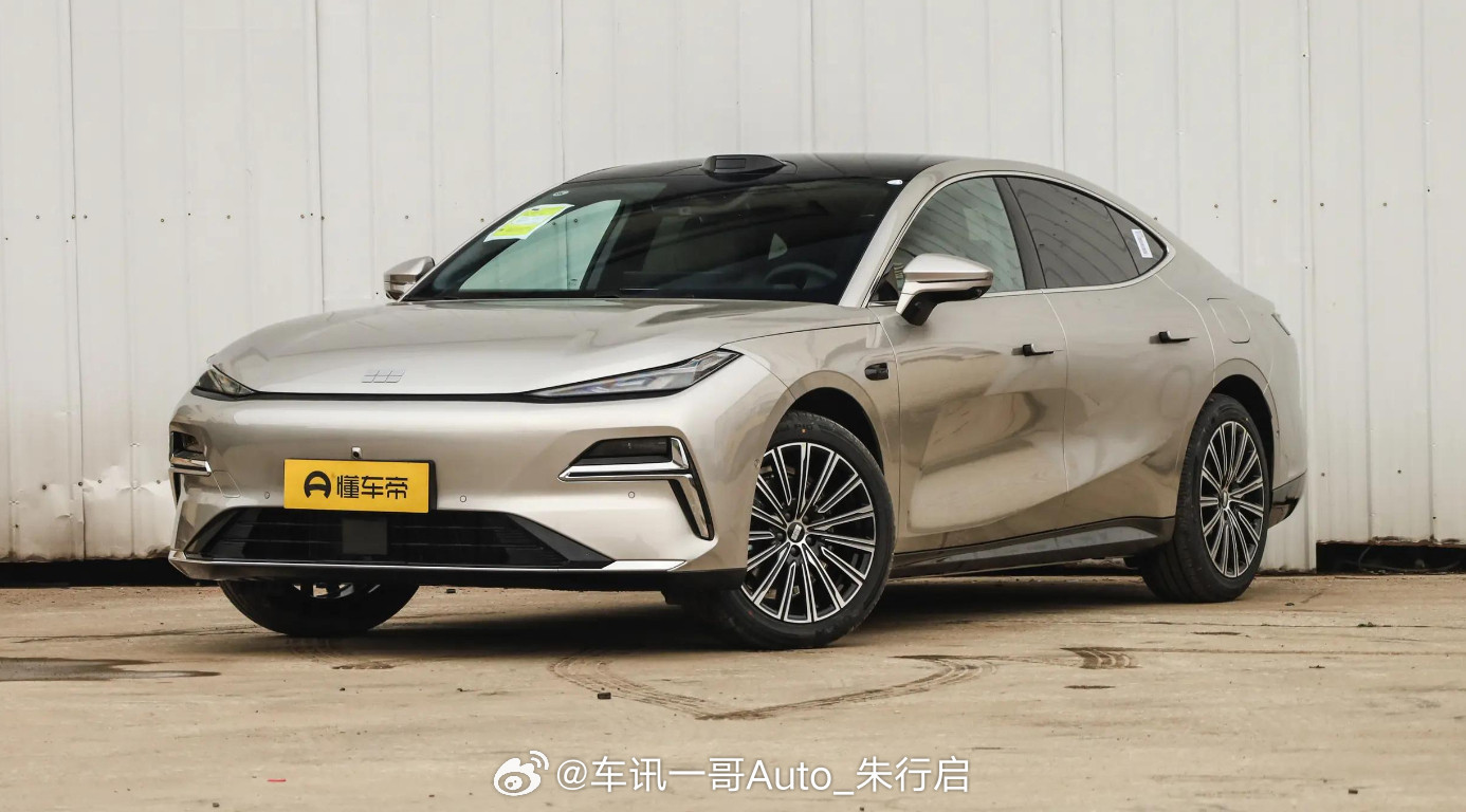 吉利银河星耀8远航家实车图曝光，作为改款车型，新车搭载千里浩瀚辅助驾驶H5方案，